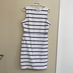 Old Navy Ponte-knit Sleeveless sheath dress, size M